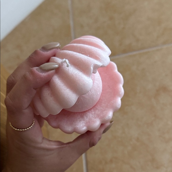 Pink Shell Candle - Picture 5 of 5